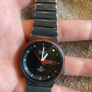 Seiko men’s sports 100 watch